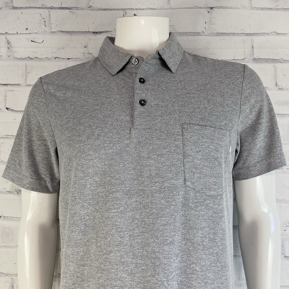 Vuori Shirt Men's Size Medium Polo Shirt Grey Chest Pocket Short Sleeve - Picture 2 of 11
